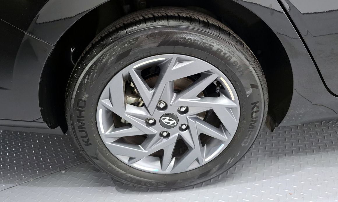 Hyundai AVANTE 2025