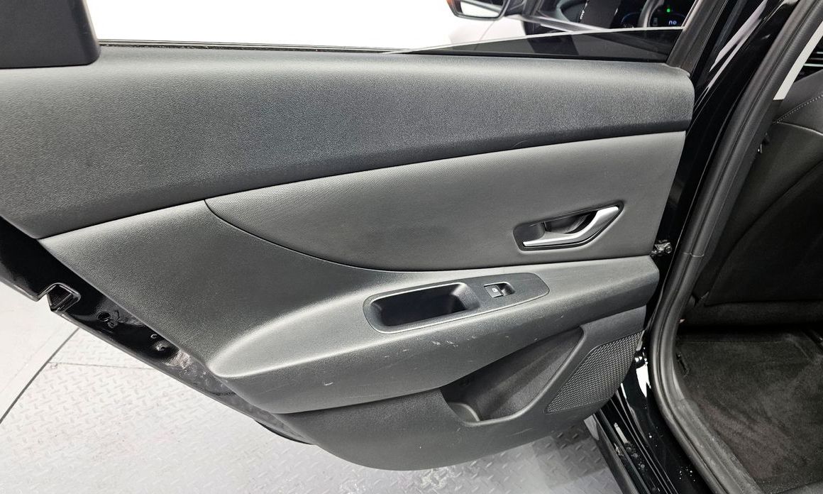 Hyundai AVANTE 2025