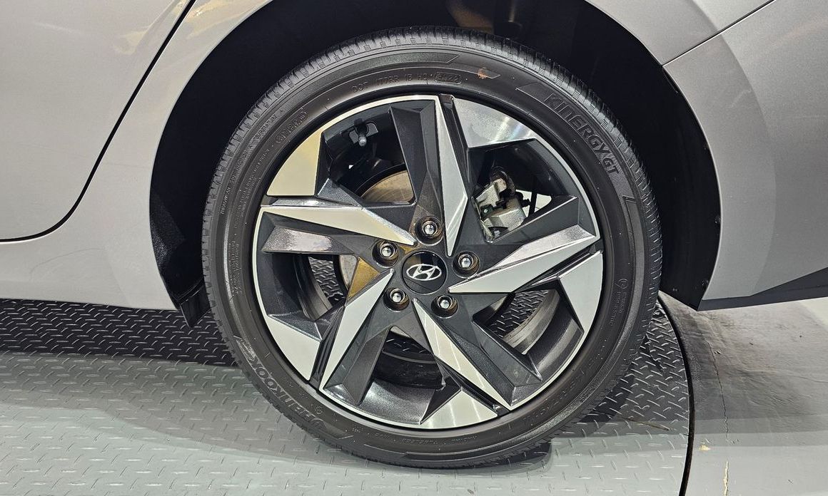 Hyundai AVANTE 2023