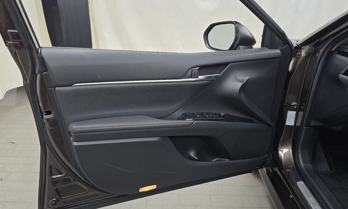 Toyota Camry 2019