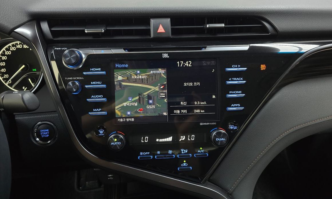 Toyota Camry 2019