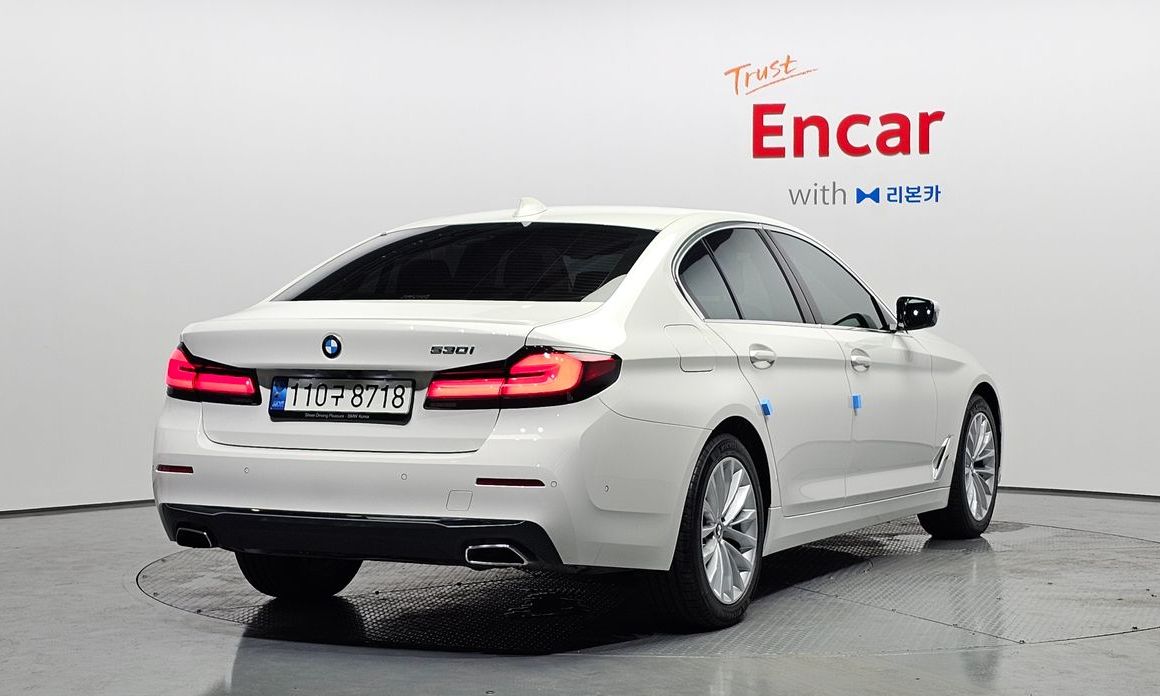 BMW 5-Series 2021