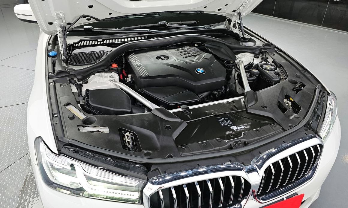 BMW 5-Series 2021