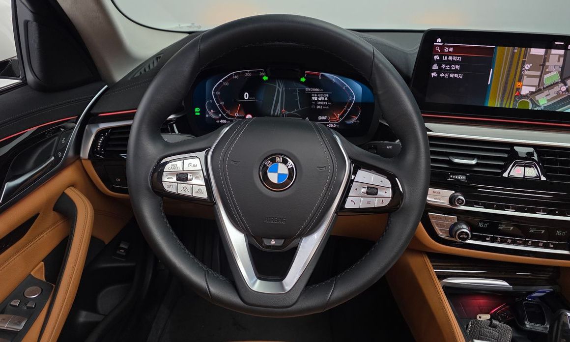 BMW 5-Series 2023