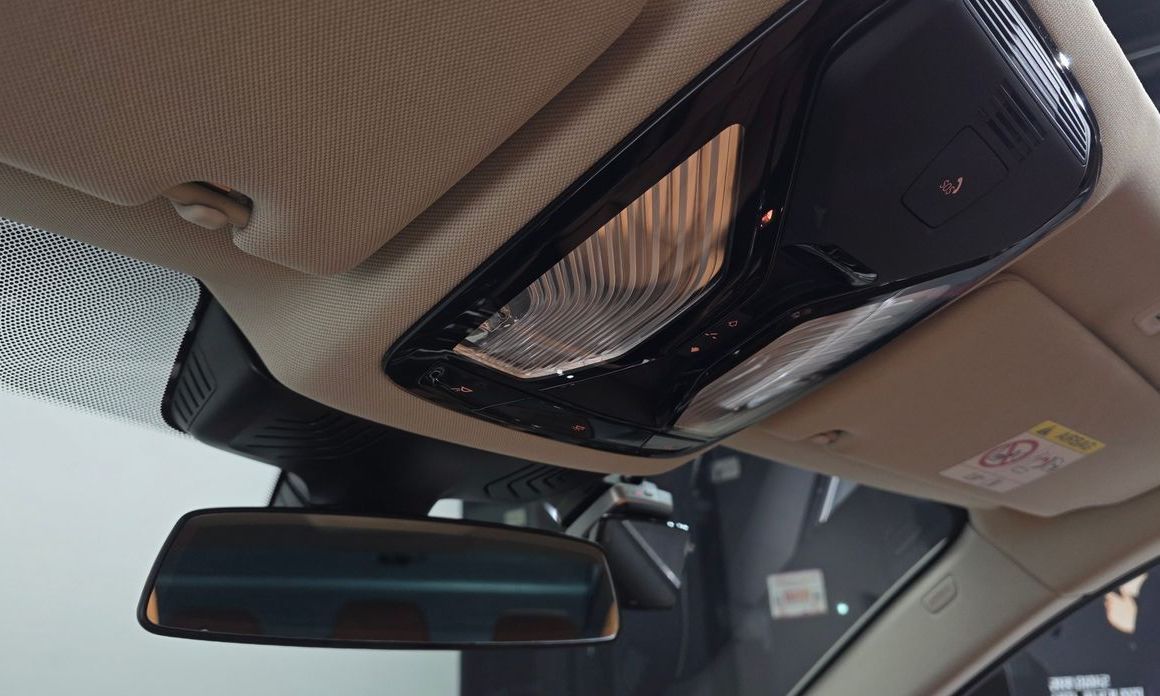 BMW 5-Series 2023