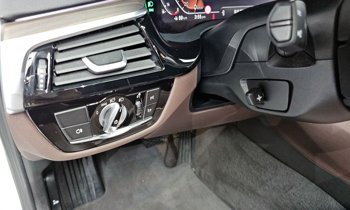 BMW 5-Series 2021