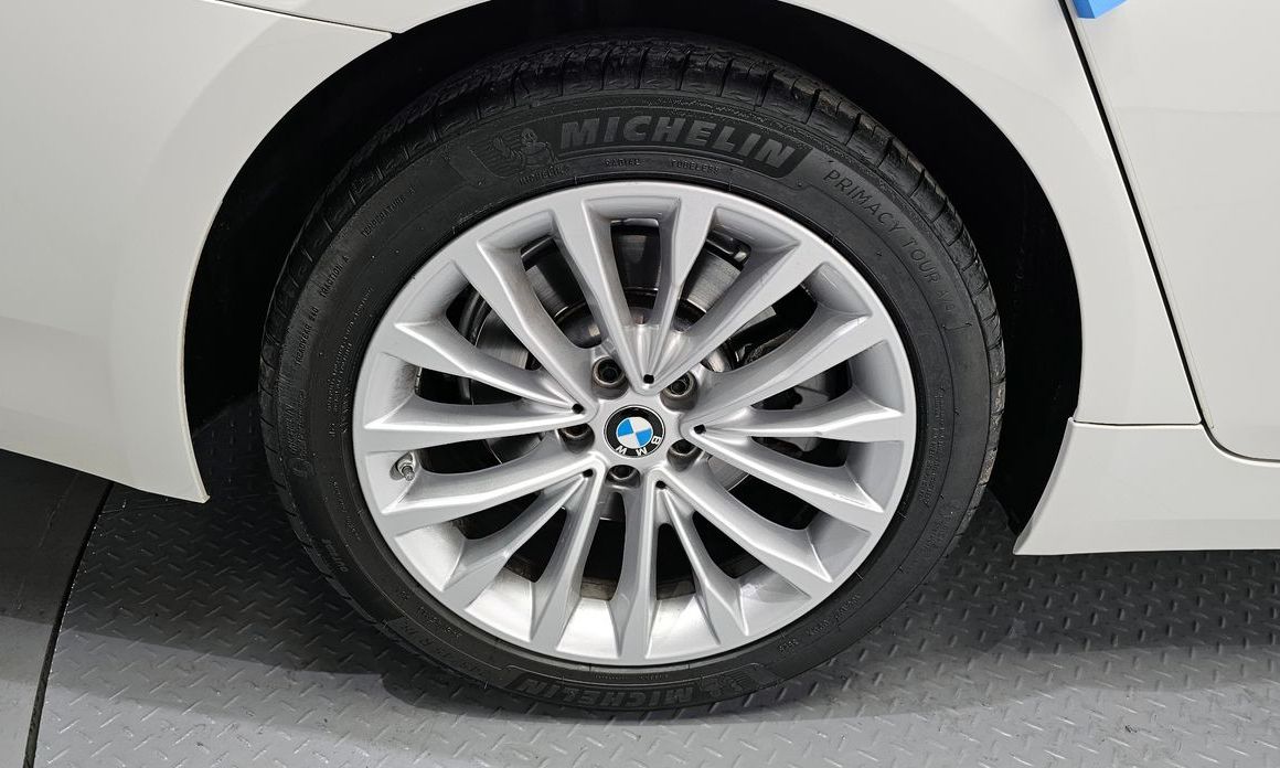 BMW 5-Series 2021