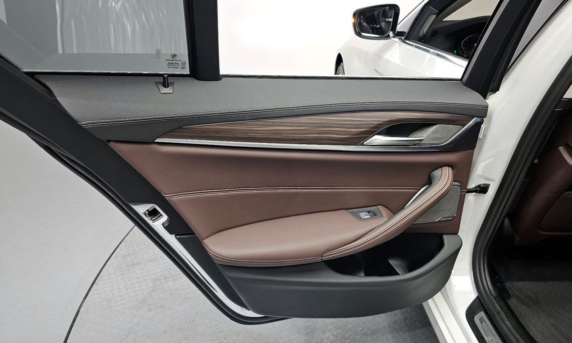 BMW 5-Series 2021