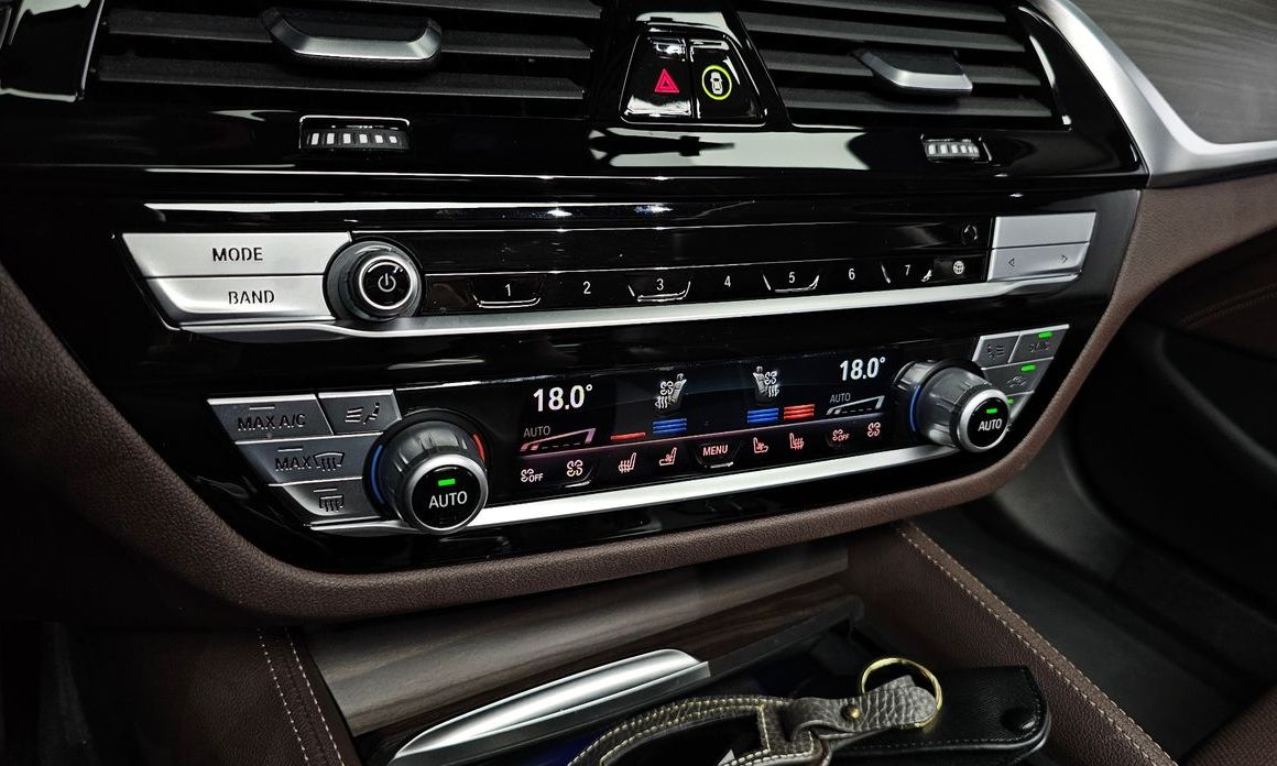 BMW 5-Series 2021