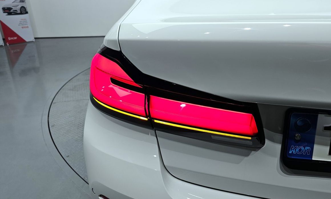 BMW 5-Series 2021