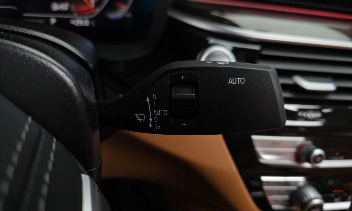 BMW 5-Series 2023