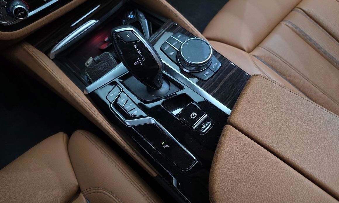 BMW 5-Series 2023