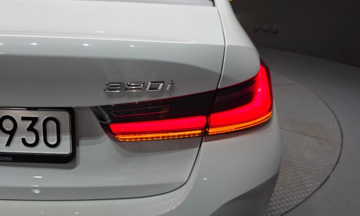 BMW 3-Series 2023