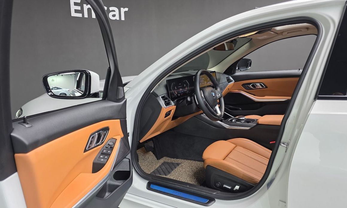 BMW 3-Series 2023
