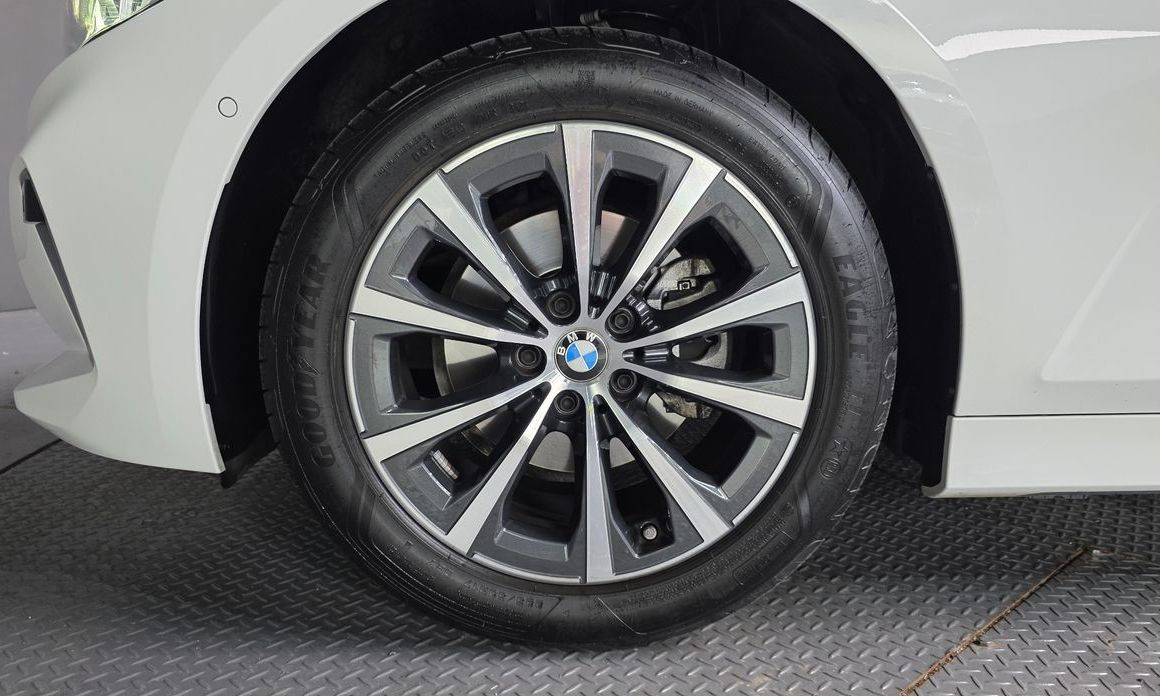BMW 3-Series 2023