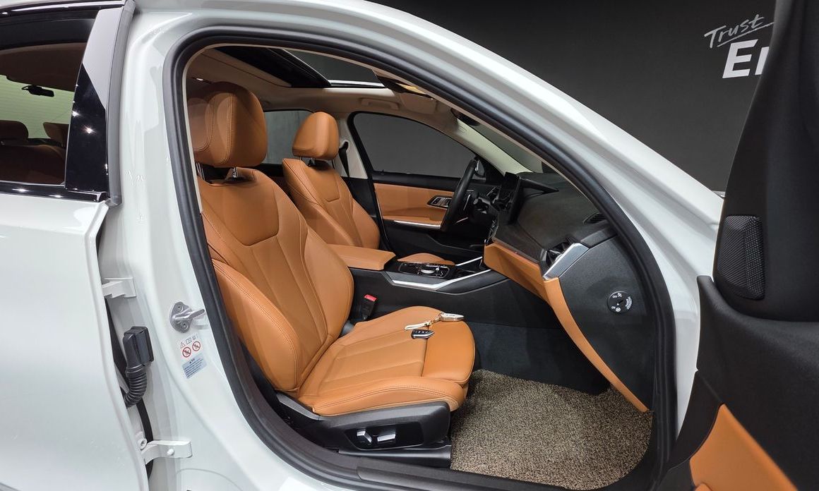 BMW 3-Series 2023