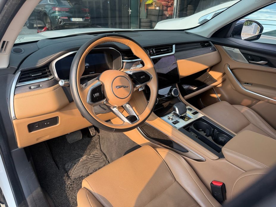 Jaguar F-PACE 2021