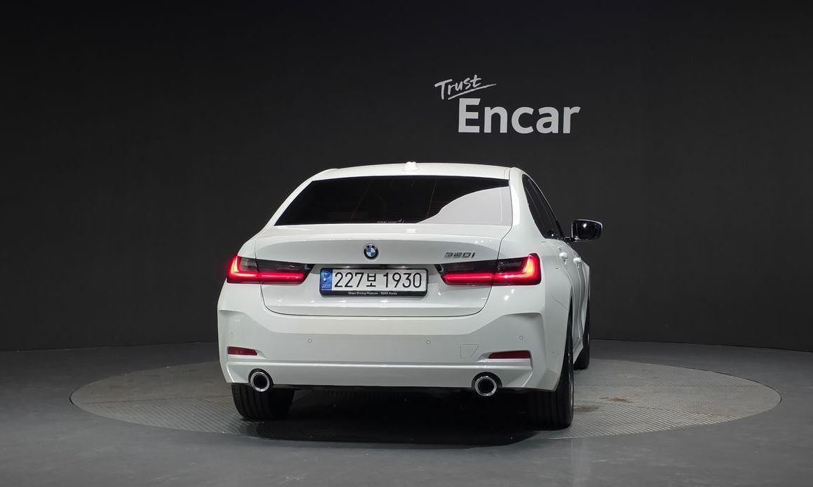 BMW 3-Series 2023