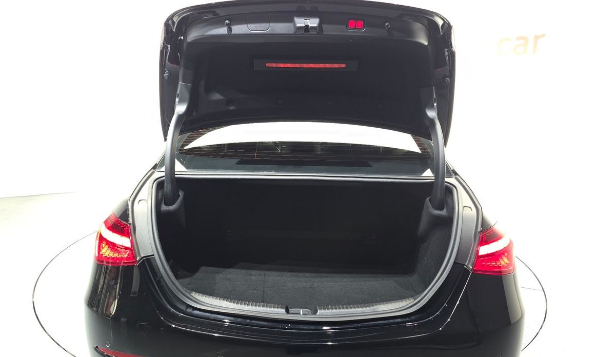 Mercedes-Benz C-Class 2023