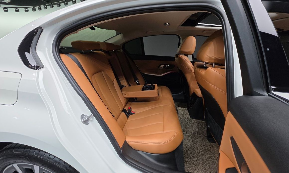 BMW 3-Series 2023