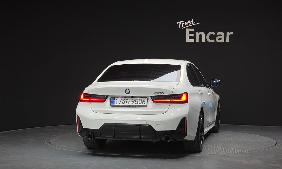 BMW 3-Series 2023