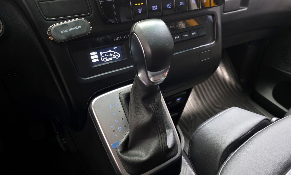 Hyundai Staria 2025