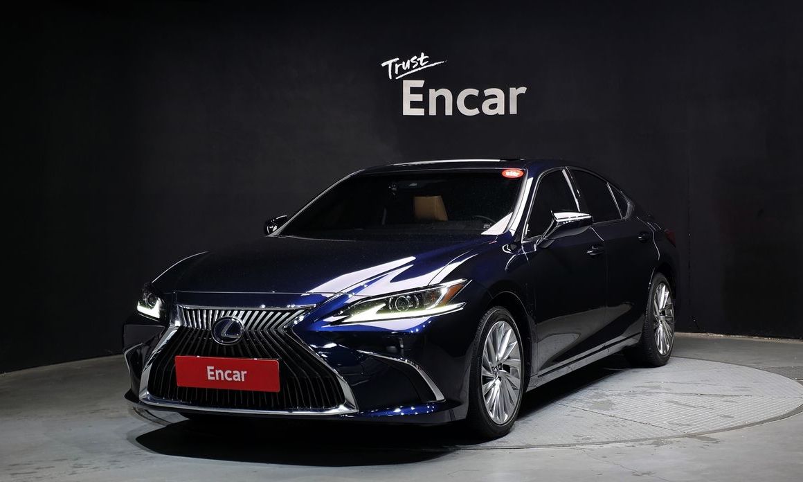 Lexus ES 2021