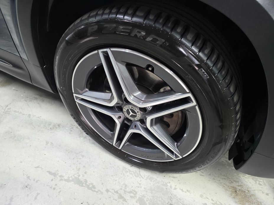 Mercedes-Benz GLB-Class 2023