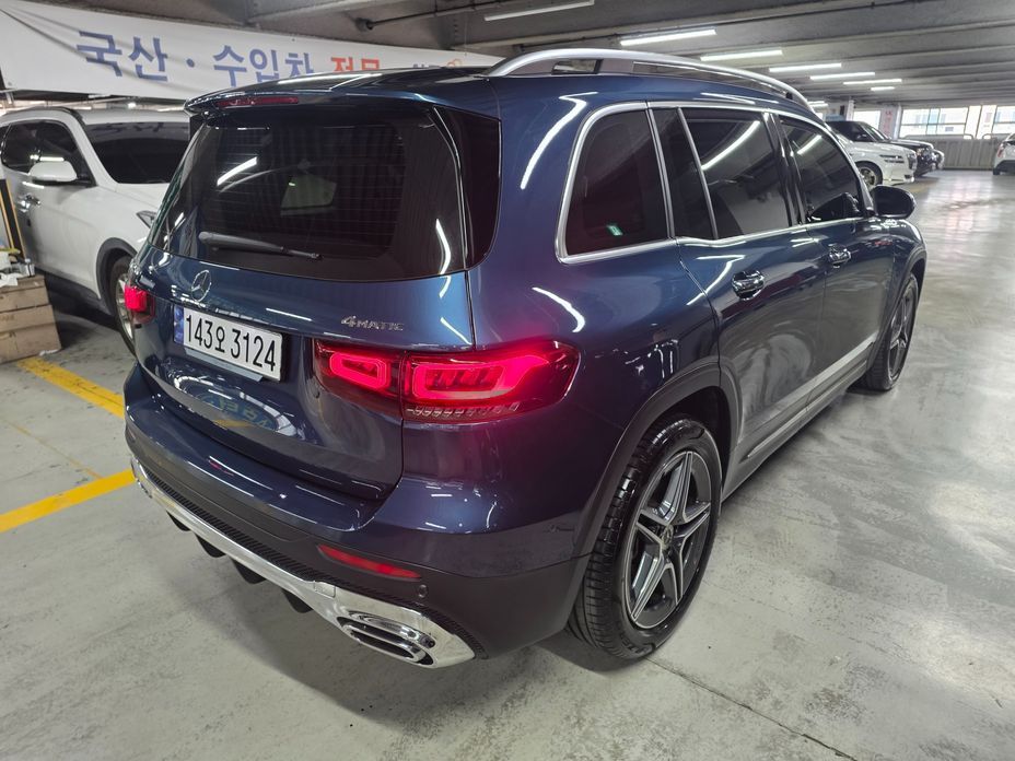 Mercedes-Benz GLB-Class 2023