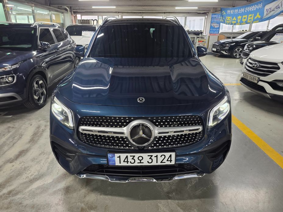 Mercedes-Benz GLB-Class 2023