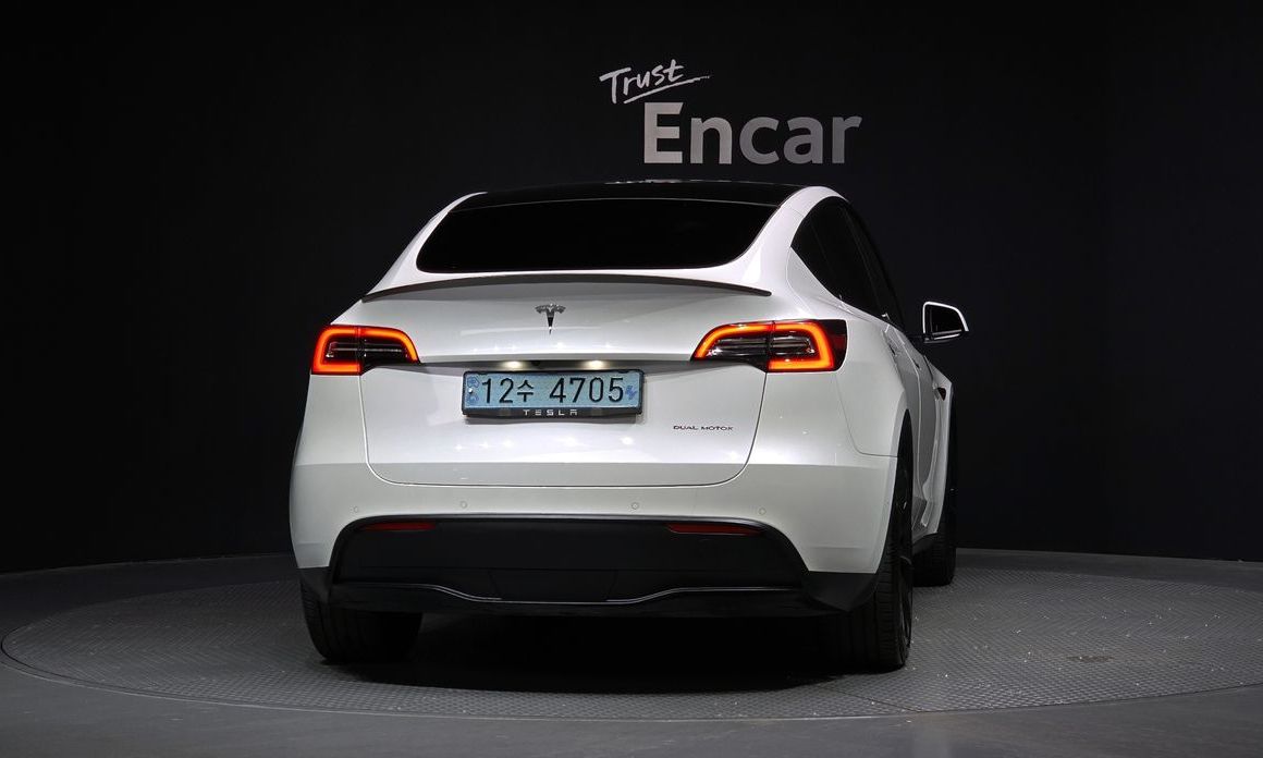 Tesla Model Y 2021