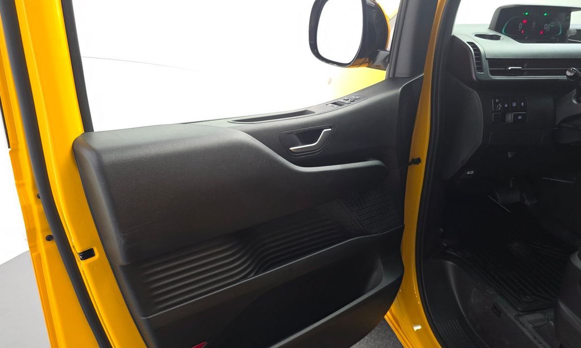 Hyundai Staria 2025