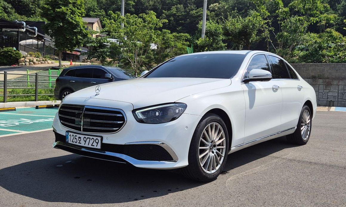 Mercedes-Benz E-Class 2023