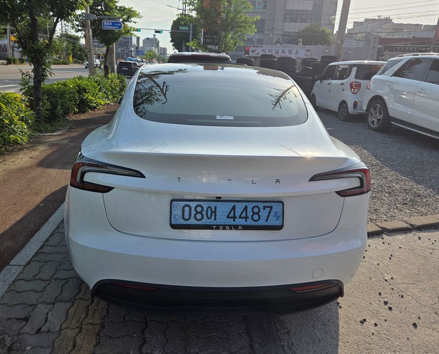 Tesla Model 3 2025