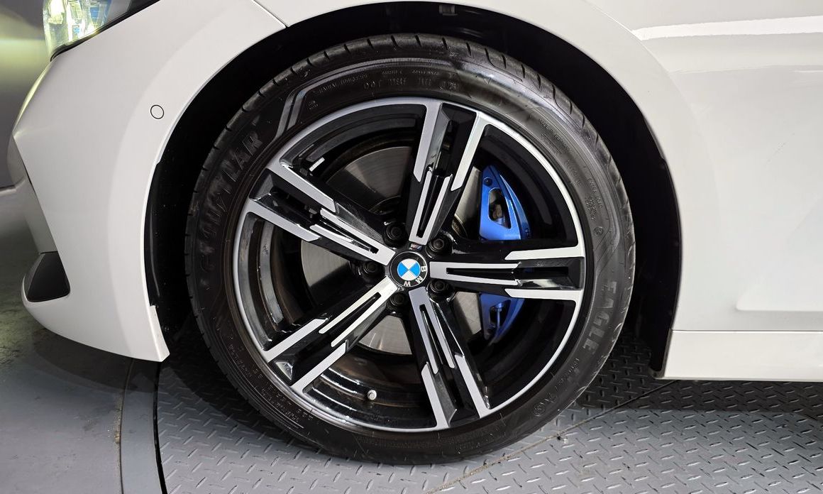 BMW 3-Series 2023