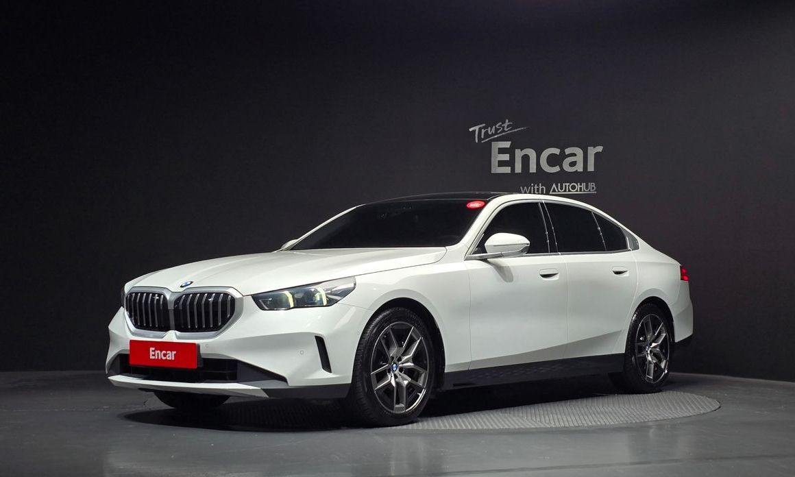 BMW 5-Series 2024