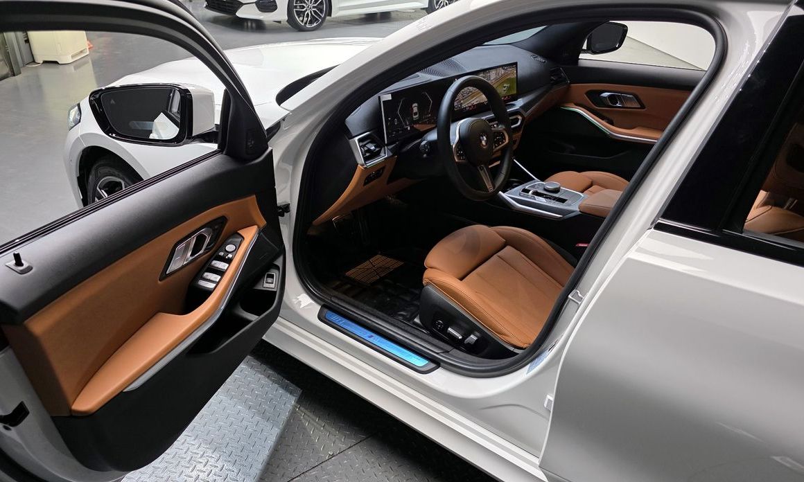 BMW 3-Series 2023