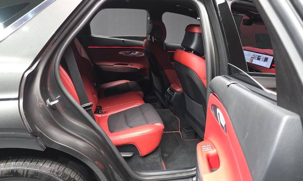 Genesis GV70 2025