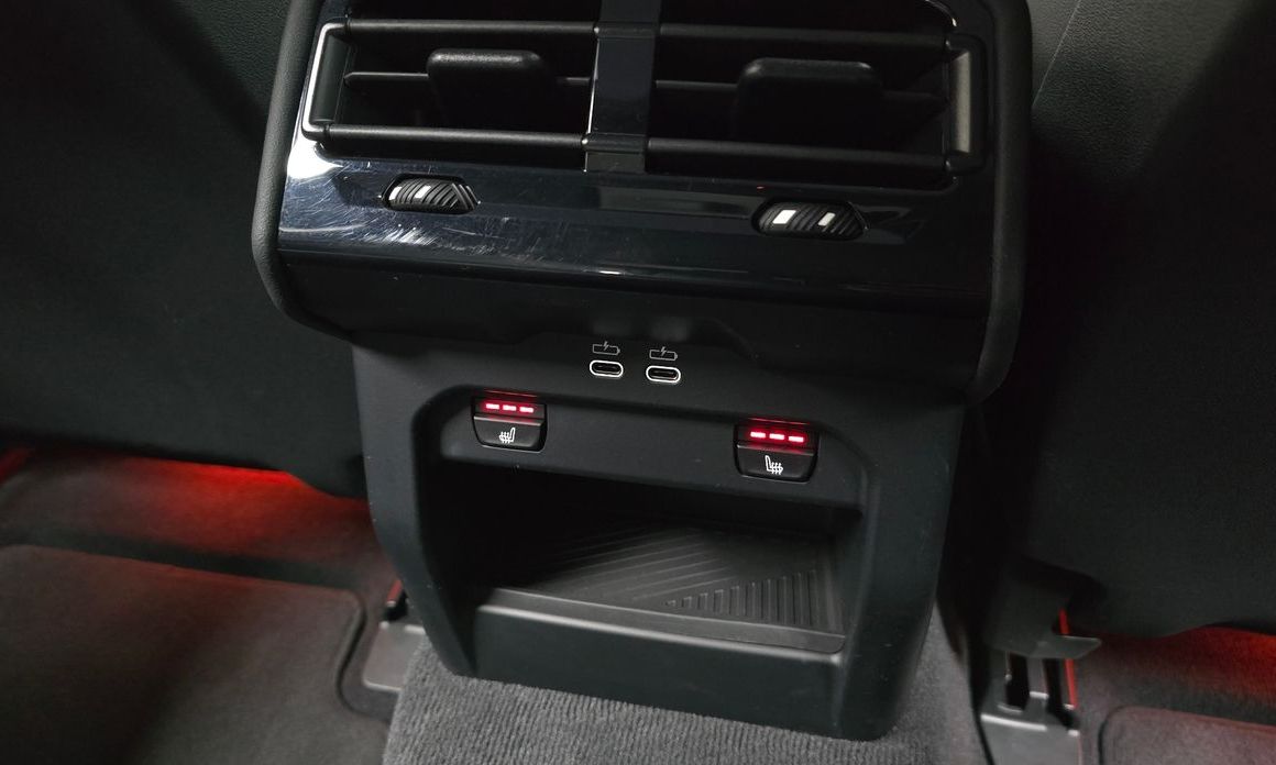 BMW 5-Series 2024