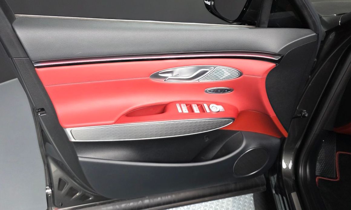 Genesis GV70 2025