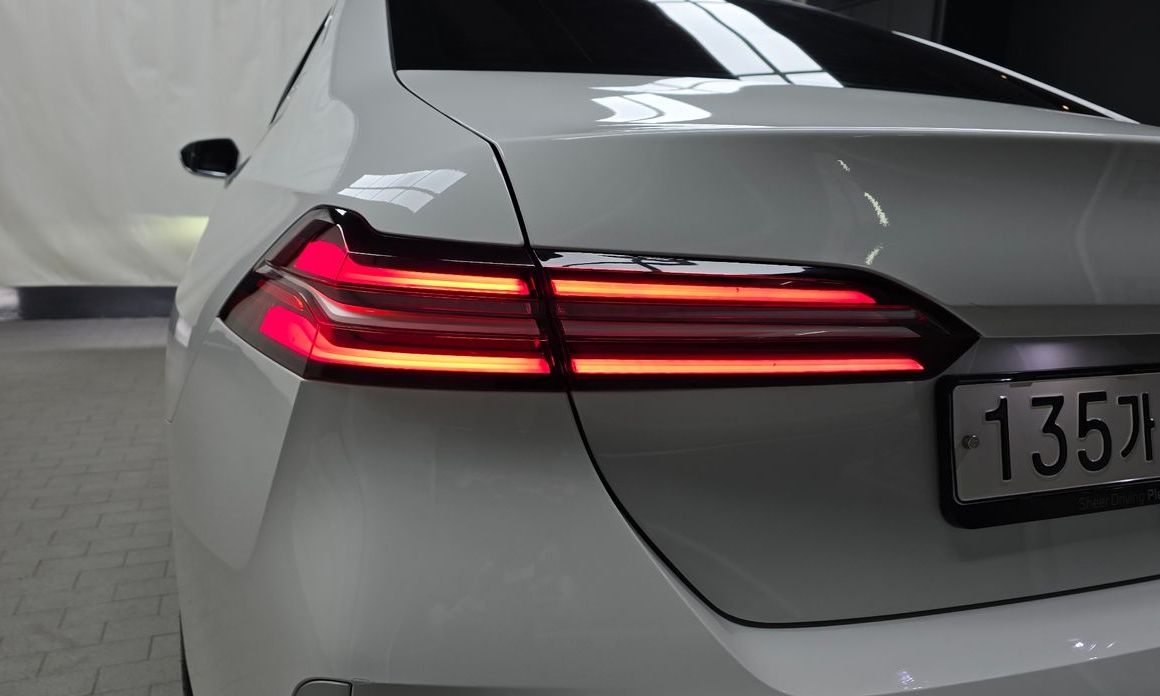 BMW 5-Series 2024