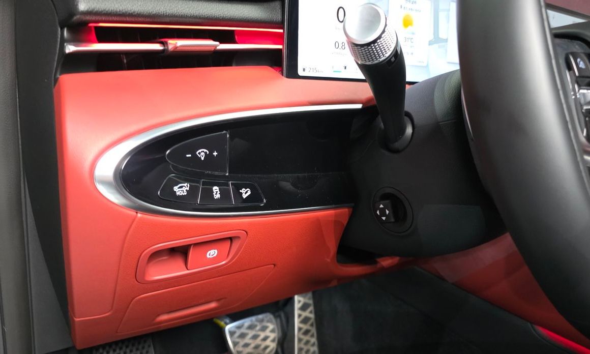 Genesis GV70 2025