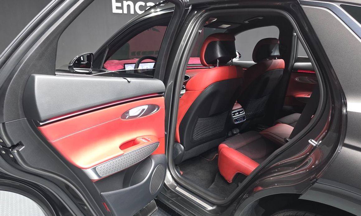 Genesis GV70 2025