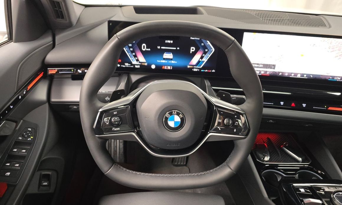 BMW 5-Series 2024