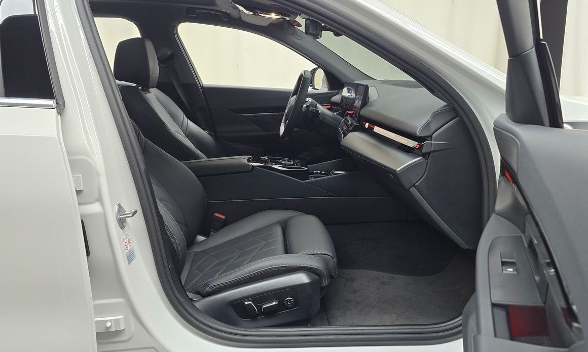 BMW 5-Series 2024