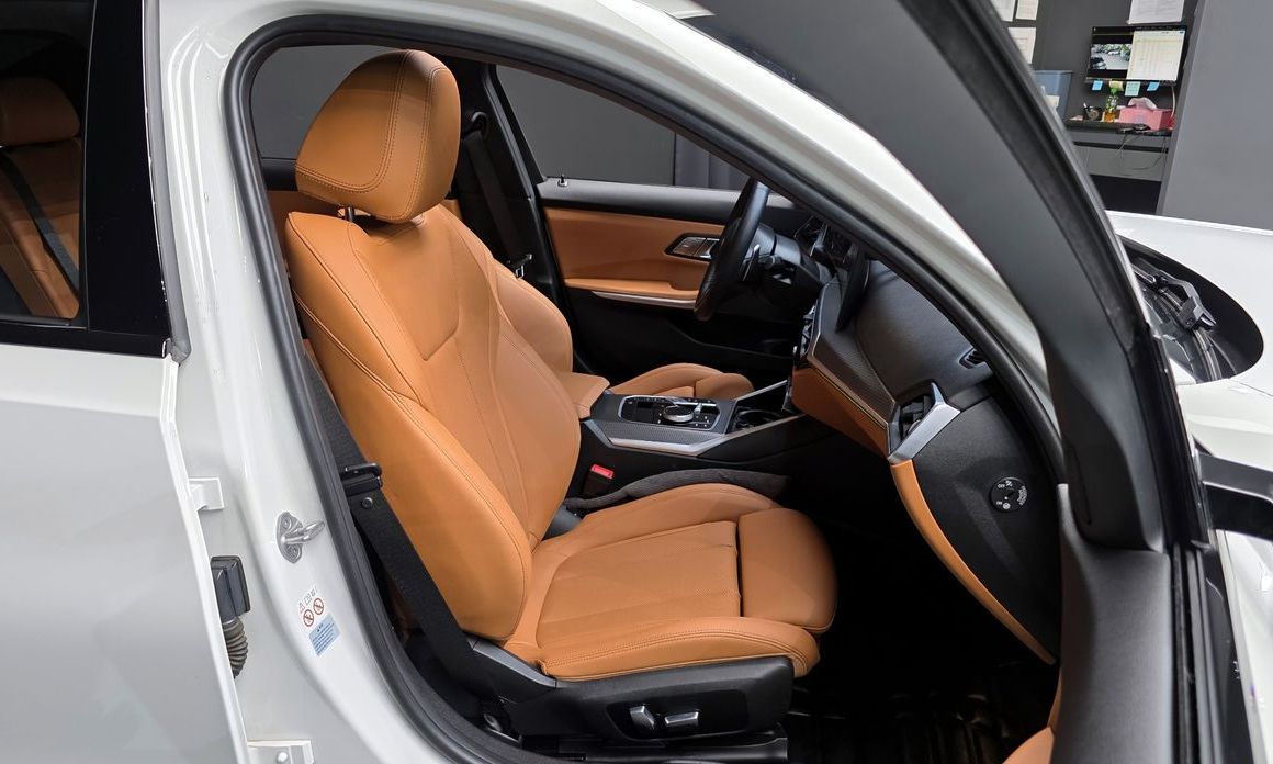 BMW 3-Series 2023