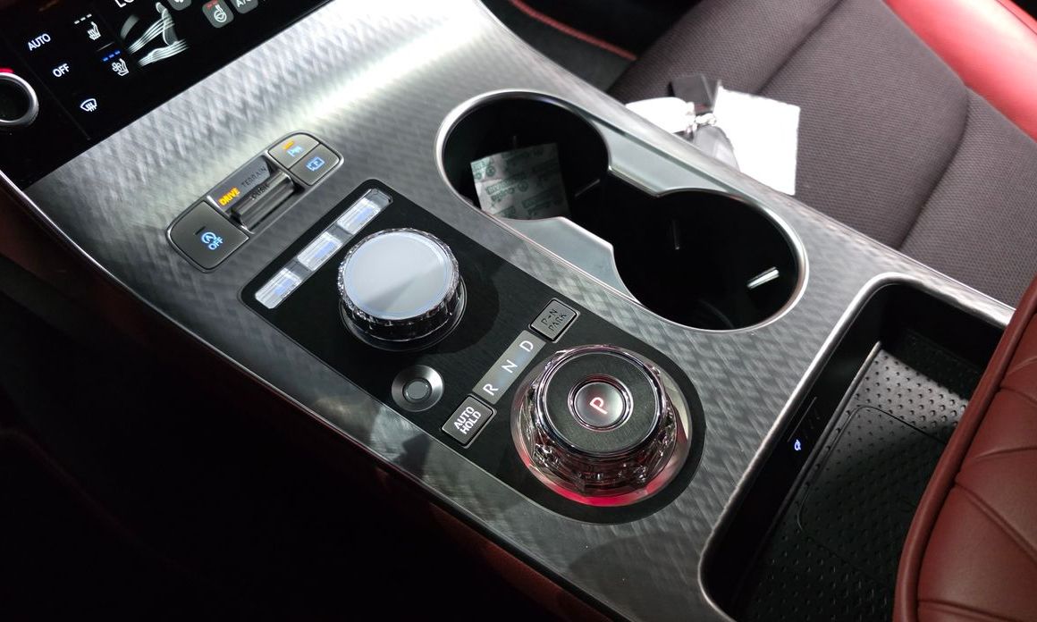 Genesis GV70 2025