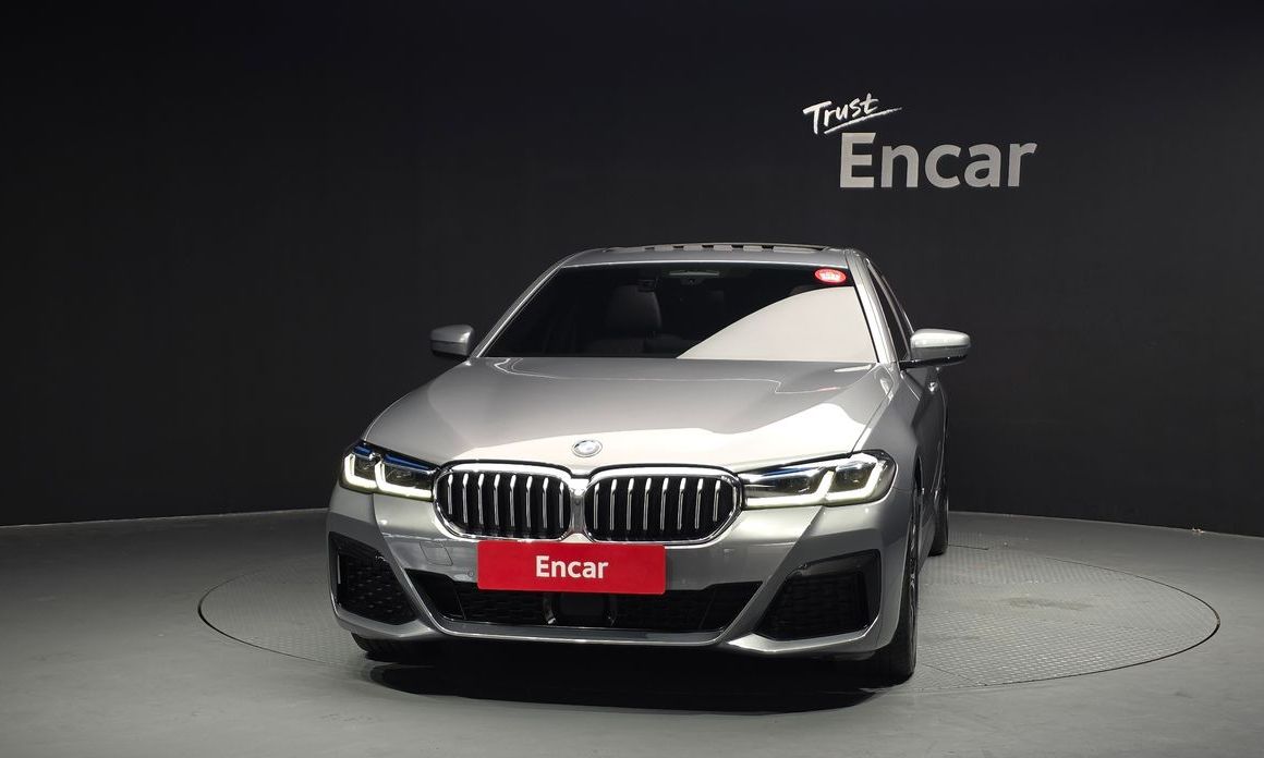 BMW 5-Series 2023