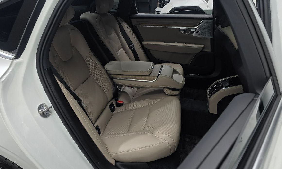 Volvo S90 2026