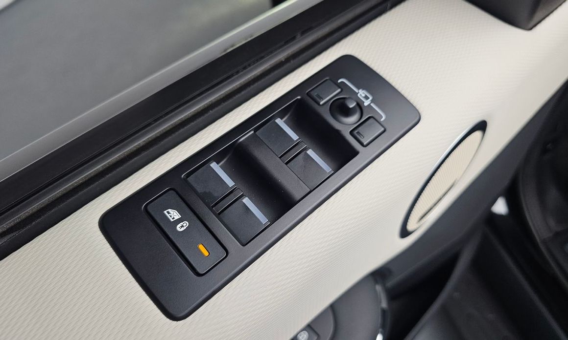 Land Rover Discovery 2023